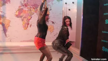 Dancing babes Screencap 74 on sinx.preview.netperv.com