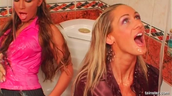 Cute Girls Get Completely Covered In Goo Screencap 1 on sinx.preview.netperv.com