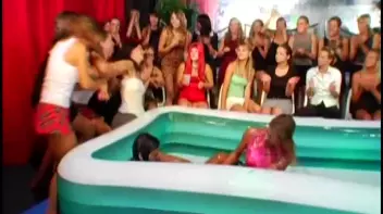 Trying To Maintain Their Composure In The Oil Screencap 34 on sinx.preview.netperv.com