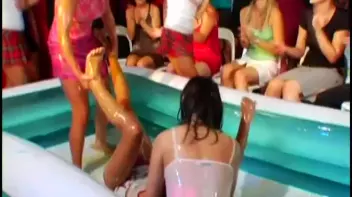 Trying To Maintain Their Composure In The Oil Screencap 39 on sinx.preview.netperv.com