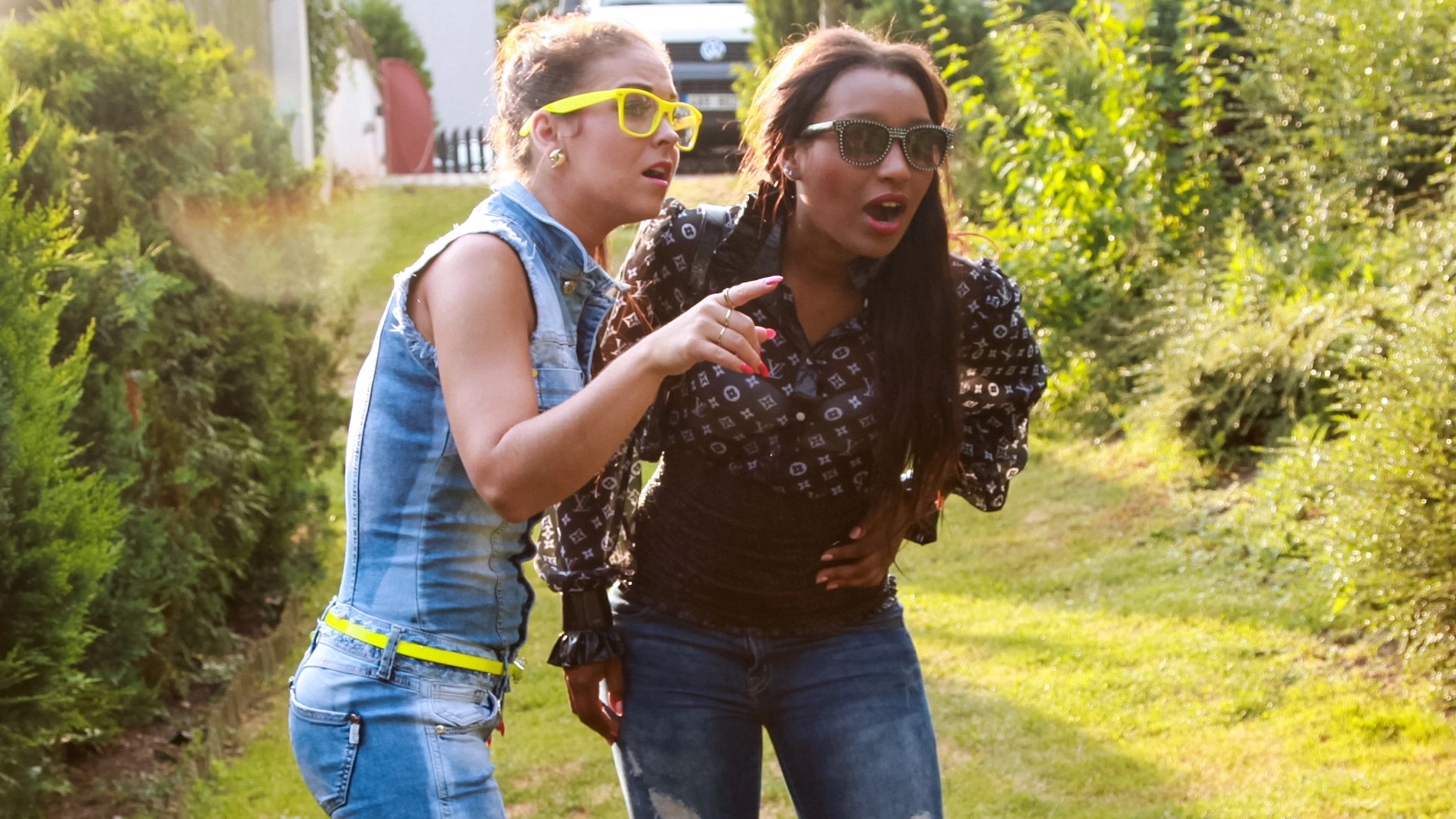 Three wild girls in pool cat fight on sinx.preview.netperv.com