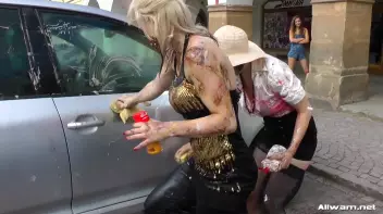 Mess Battle In the Main Square Screencap 25 on sinx.preview.netperv.com