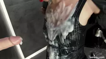 Cute DJ gets bit slimy Screencap 70 on sinx.preview.netperv.com