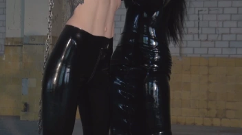 Heiße Latexspiele Screencap 33 on sinx.preview.netperv.com