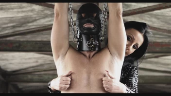 Mit den langen roten Nägeln in den Arsch gekniffen Screencap 3 on sinx.preview.netperv.com