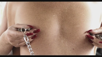 Mit den langen roten Nägeln in den Arsch gekniffen Screencap 51 on sinx.preview.netperv.com