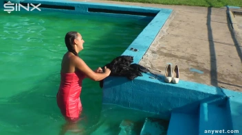 Waterpark Fun For Fully Clothed Brunette Babe Screencap 29 on sinx.preview.netperv.com