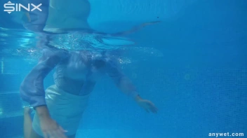 Underwater Frolicks For Sexy Best Friends Screencap 30 on sinx.preview.netperv.com