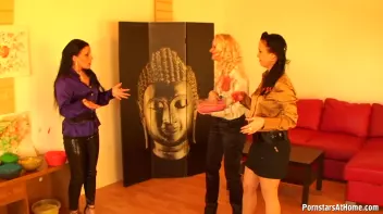 Eurobabes Wet And Messy Paint Party Screencap 35 on sinx.preview.netperv.com