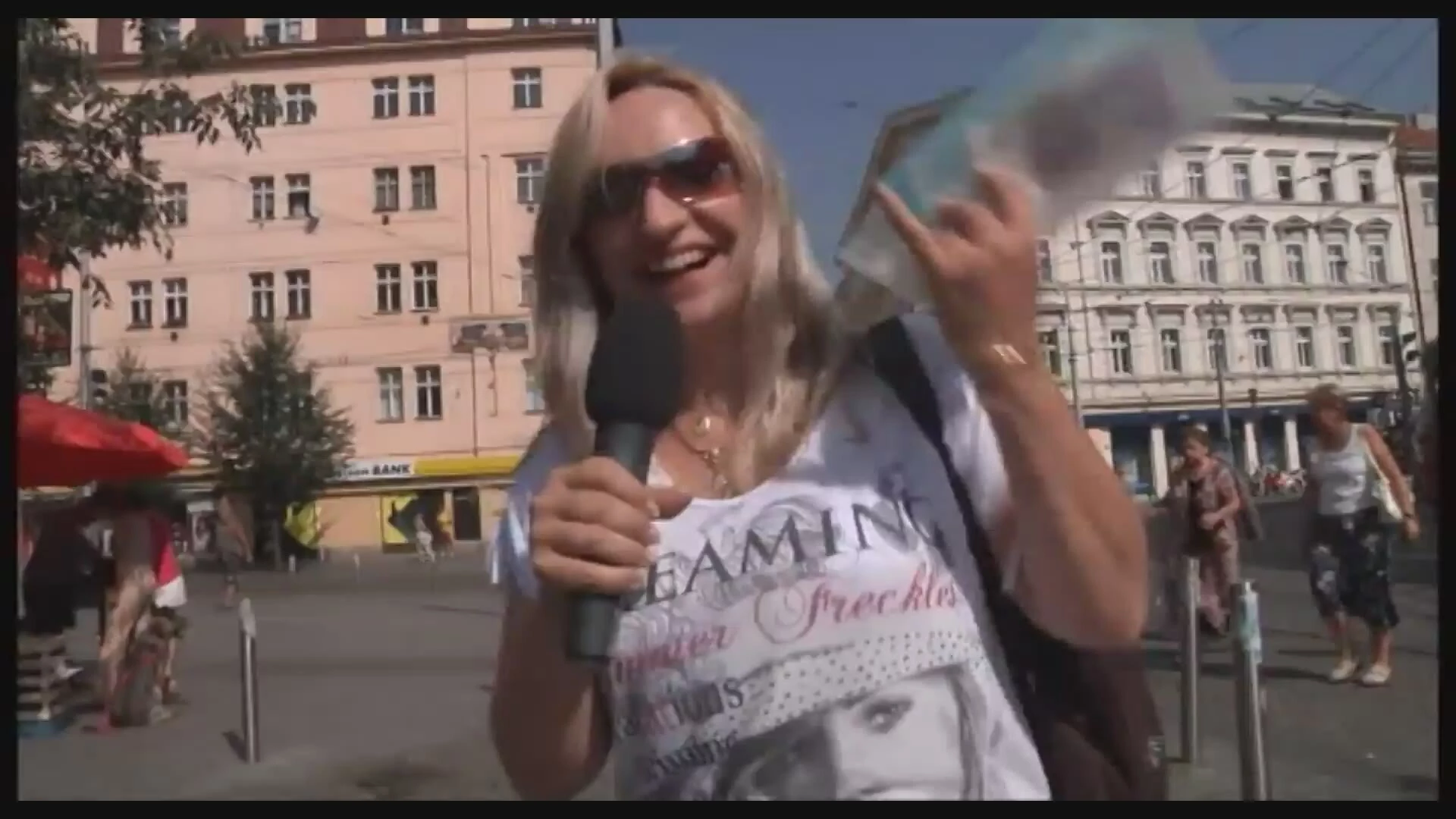 Couple from street on sinx.preview.netperv.com