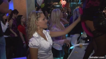 Welcome To The Mad House Part 2 - Cam 3 Screencap 29 on sinx.preview.netperv.com