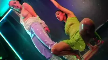 Elegant and Beautiful Wetlook Action Screencap 35 on sinx.preview.netperv.com