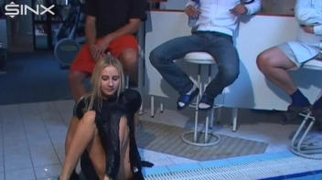 Gorgeous Models Get Wet For The Gym Guys! Screencap 28 on sinx.preview.netperv.com