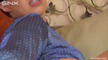 Fisting Herself Until She's Satisfied Screencap 26 on sinx.preview.netperv.com