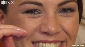 Fisting Herself Until She's Satisfied Screencap 50 on sinx.preview.netperv.com