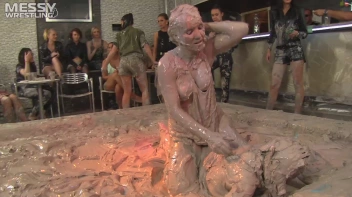 Muddy Wrestling: Jean Dreams Lola vs. Jesica Screencap 90 on sinx.preview.netperv.com