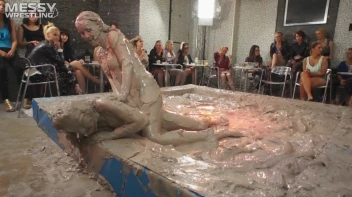 Muddy Wrestling: Jean Dreams Lola vs. Jesica Screencap 91 on sinx.preview.netperv.com