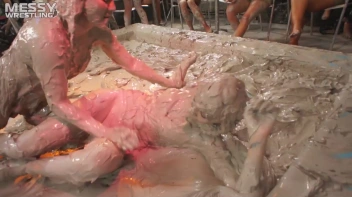 Muddy Wrestling: Jean Dreams Lola vs. Jesica Screencap 80 on sinx.preview.netperv.com