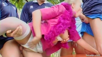 Sabrina White Gets Wet Screencap 52 on sinx.preview.netperv.com