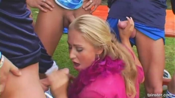 Sabrina White Gets Wet Screencap 60 on sinx.preview.netperv.com