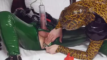 Latexgelüste 3 Screencap 38 on sinx.preview.netperv.com