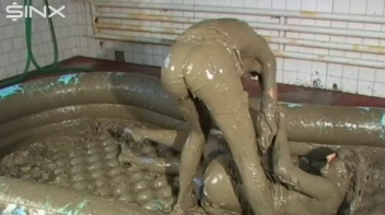 WAM Babes Catfight And Wrestle In The Mud Screencap 49 on sinx.preview.netperv.com