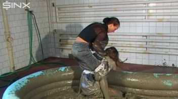 WAM Babes Catfight And Wrestle In The Mud Screencap 9 on sinx.preview.netperv.com