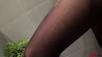 Tons Of Fun In The Washroom Screencap 99 on sinx.preview.netperv.com