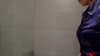 Tons Of Fun In The Washroom Screencap 100 on sinx.preview.netperv.com