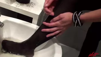 Tons Of Fun In The Washroom Screencap 42 on sinx.preview.netperv.com