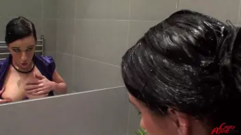 Tons Of Fun In The Washroom Screencap 50 on sinx.preview.netperv.com