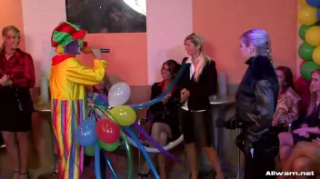 Clowning Around In The Mud Pit Screencap 6 on sinx.preview.netperv.com