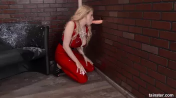 Lady in red covered in cum Screencap 11 on sinx.preview.netperv.com