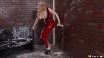 Lady in red covered in cum Screencap 55 on sinx.preview.netperv.com