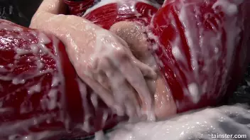 Lady in red covered in cum Screencap 80 on sinx.preview.netperv.com