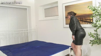 Tit For Tat - Akasha Cullen Goes For Nasty Revenge On Vivien Bell & Christen Screencap 13 on sinx.preview.netperv.com