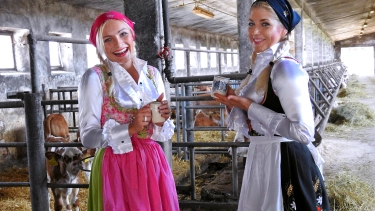 Latest deal - Sexy milkmaids get messy with cream and eggs - Cam 1