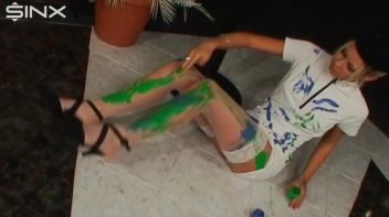 Wet And Messy Paint Play With Sexy Blonde Screencap 15 on sinx.preview.netperv.com