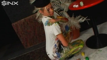 Wet And Messy Paint Play With Sexy Blonde Screencap 52 on sinx.preview.netperv.com