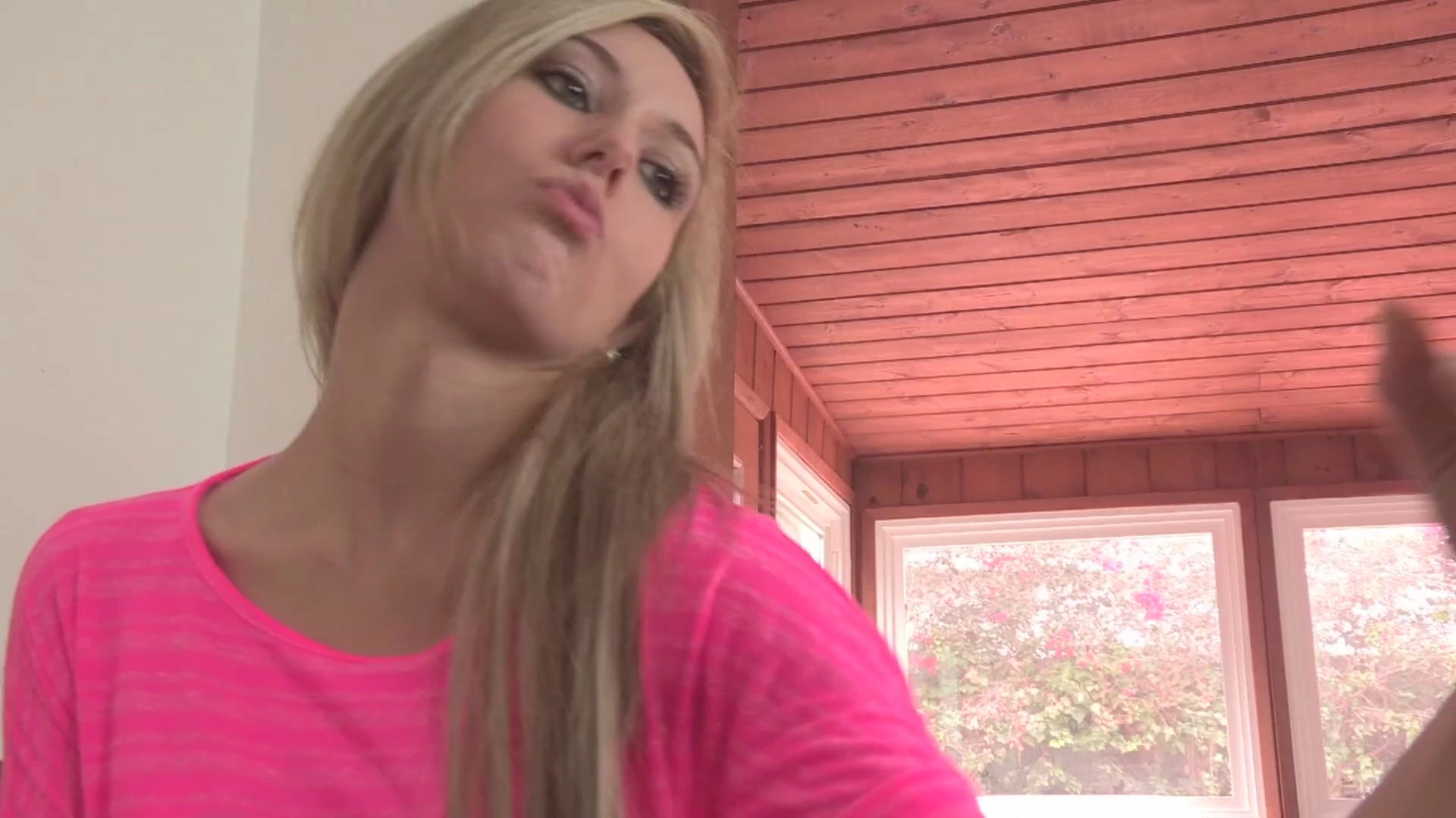 Very surprised model on sinx.preview.netperv.com