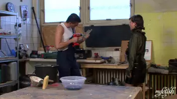 A Surefire Way To Take His Mind off Work Screencap 3 on sinx.preview.netperv.com