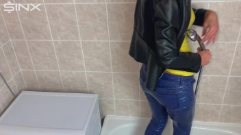 Seductive Blonde Lathers Up In The Bath Screencap 35 on sinx.preview.netperv.com