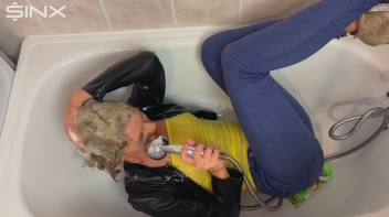 Seductive Blonde Lathers Up In The Bath Screencap 43 on sinx.preview.netperv.com
