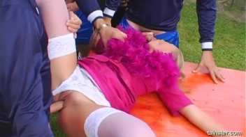 Sabrina White Gets Wet Screencap 13 on sinx.preview.netperv.com