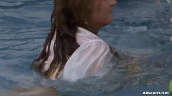 Flower Power Leaves Three Babes Very Wet Screencap 59 on sinx.preview.netperv.com