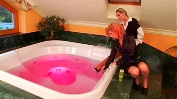 Three Hot Babes In One Tub Screencap 3 on sinx.preview.netperv.com