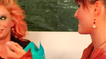 Three Hot Babes In One Tub Screencap 72 on sinx.preview.netperv.com