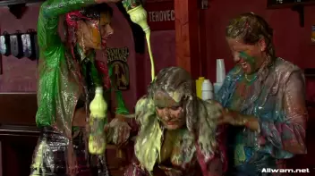 Smoothie Shop WAM Catfight Screencap 90 on sinx.preview.netperv.com