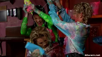 Smoothie Shop WAM Catfight Screencap 44 on sinx.preview.netperv.com