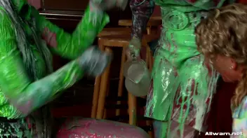 Smoothie Shop WAM Catfight Screencap 49 on sinx.preview.netperv.com